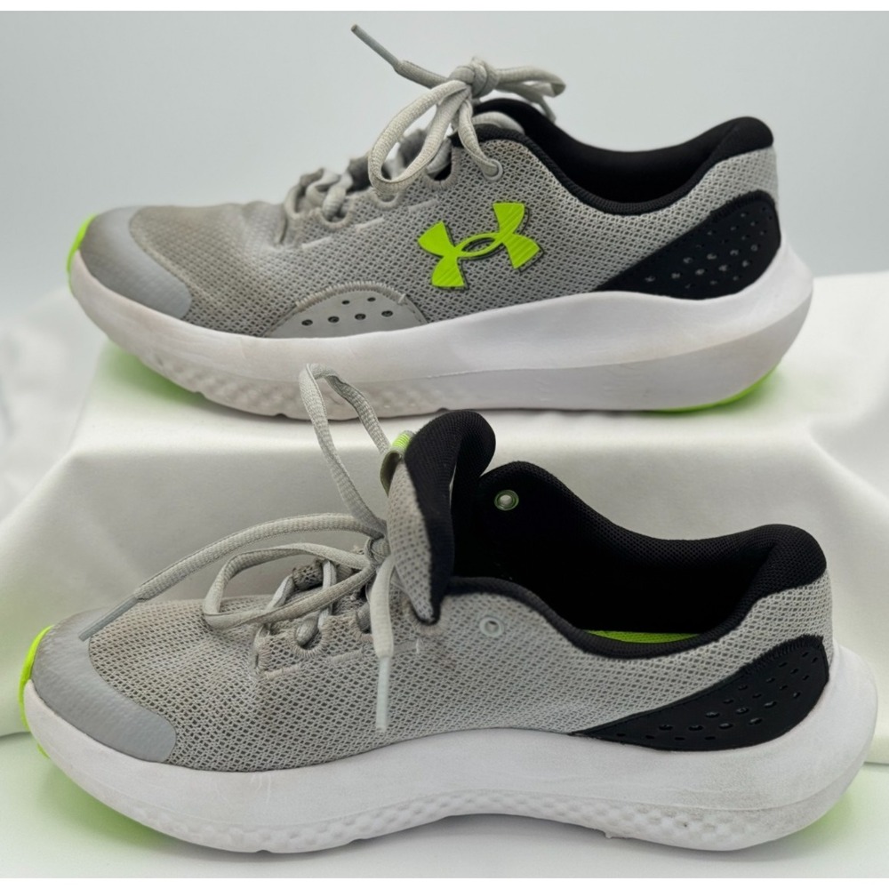 Under Armour Youth Running Shoes - Size 5.5Y - Gray / Green - 3027103-012